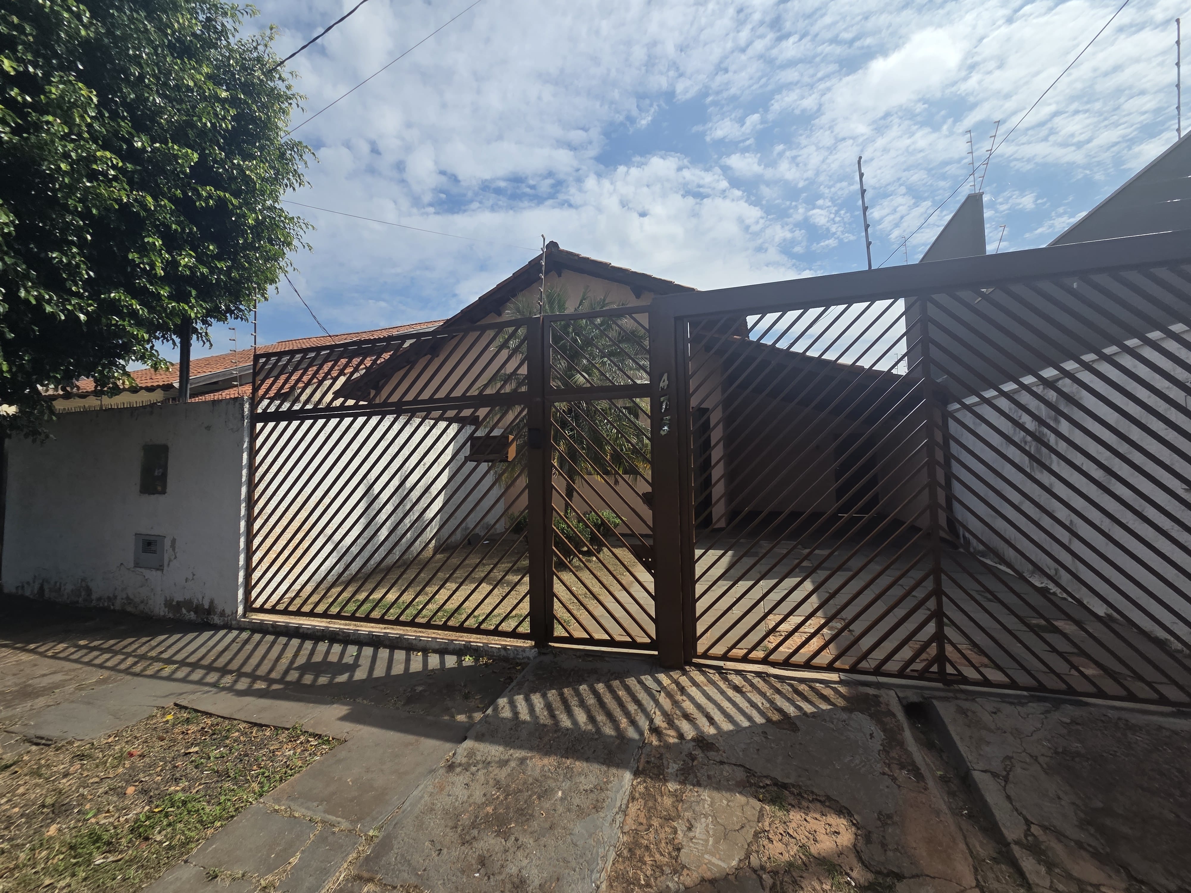 Casa para alugar no Giocondo Orsi, Campo Grande — 5 quartos