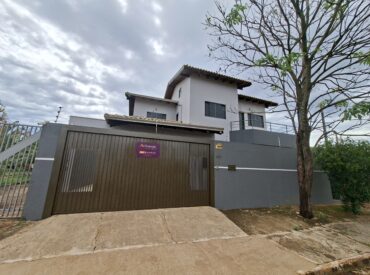 Casa para alugar no Carandá Bosque, Campo Grande — 3 quartos